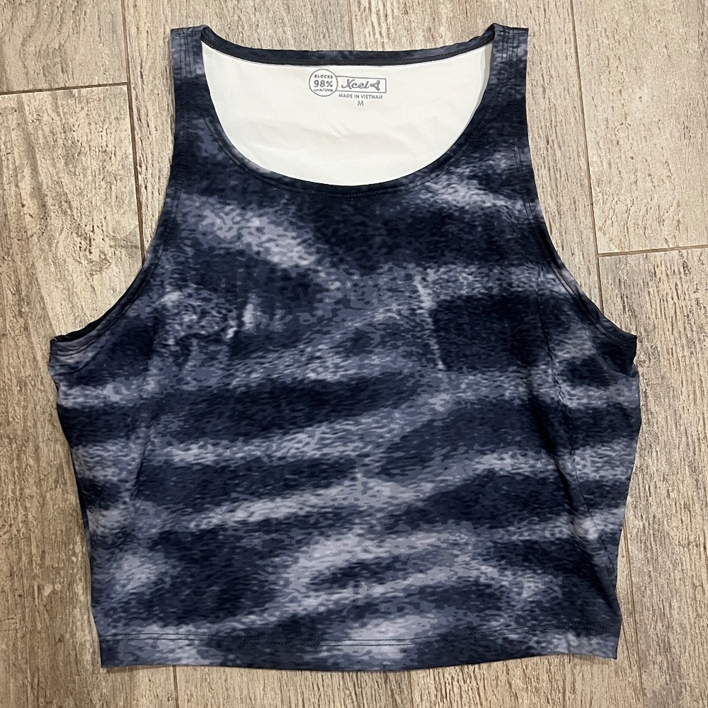 XCEL- Women's Tiger Shark Crop Top